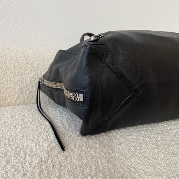 Balenciaga Black Leather Tote - Picture 6 of 15